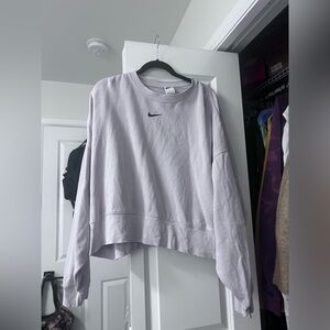 Nike Women's Light Purple Cropped Sweatshirt